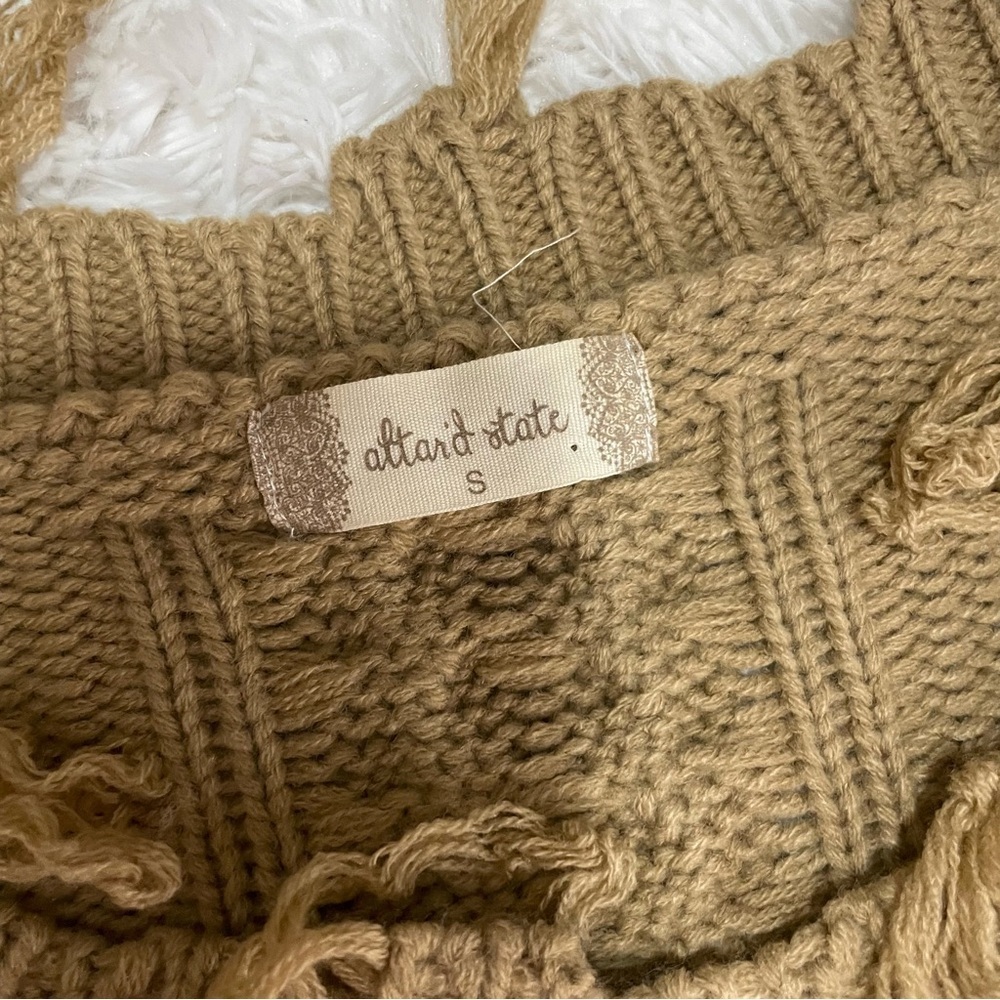 Altar’d State | Distressed Cable Knit Tan Cropped Sweater - Picture 4 of 7